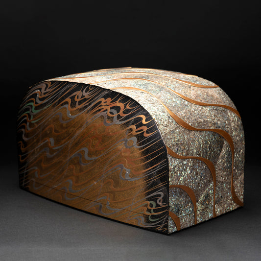 Incredible Large Lacquer Box ー服部 峻昇 “漆箱"