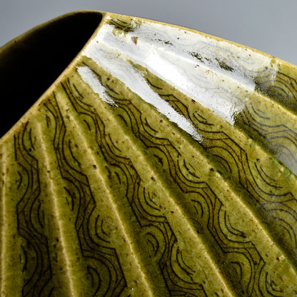 Exquisite Oribe Zogan Vase ー臼井 和成 "織部象嵌花器"