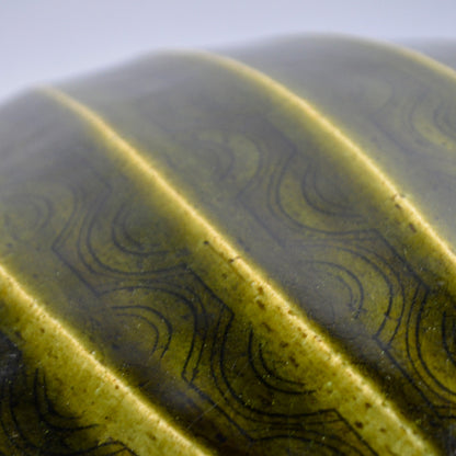 Exquisite Oribe Zogan Vase ー臼井 和成 "織部象嵌花器"