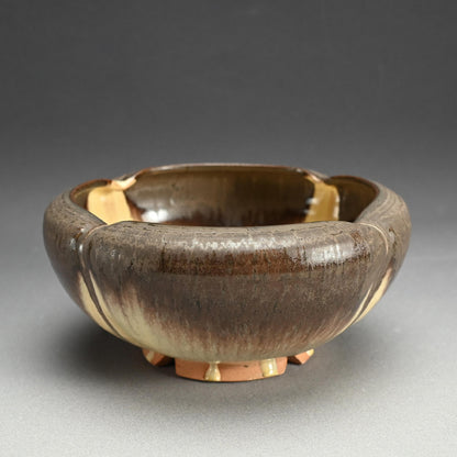 Fluted Flower Bowl ー利茶土 ミルグリム “今古黒 木瓜形鉢”