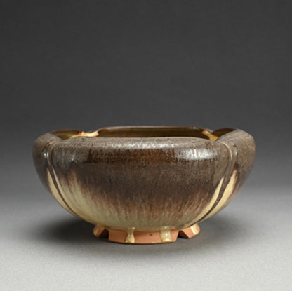 Fluted Flower Bowl ー利茶土 ミルグリム “今古黒 木瓜形鉢”