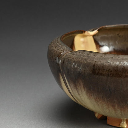 Fluted Flower Bowl ー利茶土 ミルグリム “今古黒 木瓜形鉢”