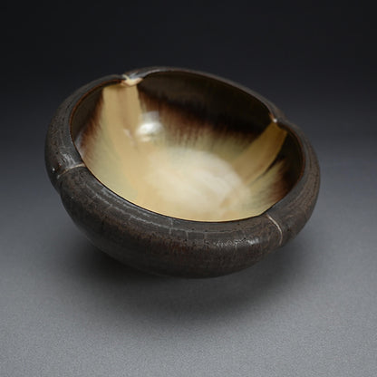 Fluted Flower Bowl ー利茶土 ミルグリム “今古黒 木瓜形鉢”