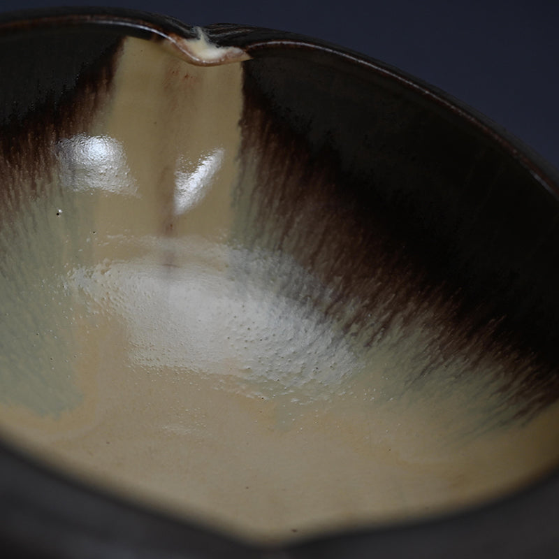 Fluted Flower Bowl ー利茶土 ミルグリム “今古黒 木瓜形鉢”
