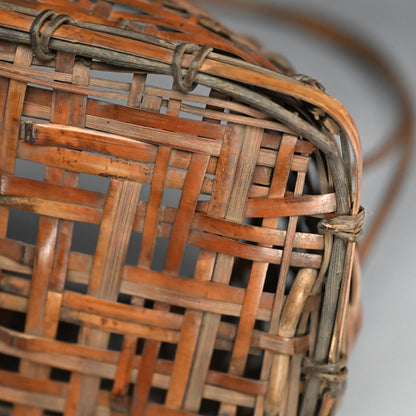 Antique Japanese Bamboo Basket ー池田 瓢阿 "籃"
