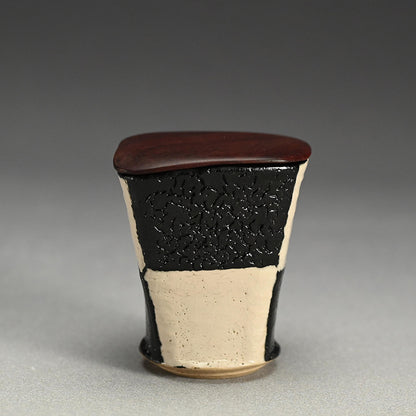 Kuro Oribe Ichimatsu Tea Container ー利茶土 ミルグリム “黒織部菱形市松茶器”