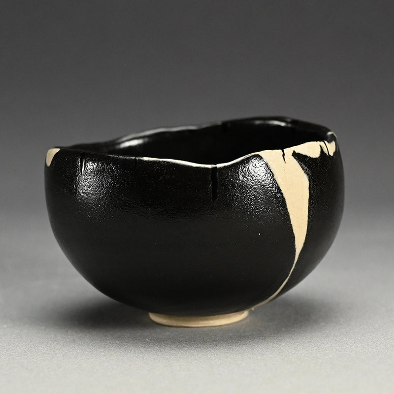 Hikidashi Guro Chawan Tea Bowl ー利茶土 ミルグリム “引出黒茶碗”