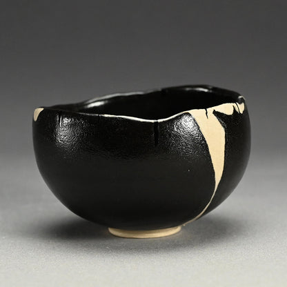 Hikidashi Guro Chawan Tea Bowl ー利茶土 ミルグリム “引出黒茶碗”