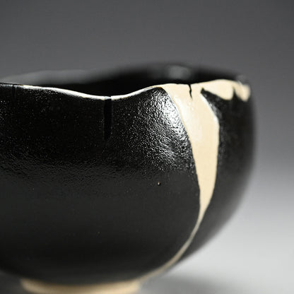 Hikidashi Guro Chawan Tea Bowl ー利茶土 ミルグリム “引出黒茶碗”
