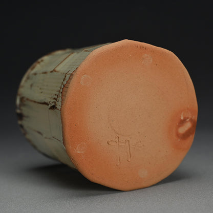 Reflecting on Bamboo, a Mizusashi ー利茶土 ミルグリム “今古釉面取水指”