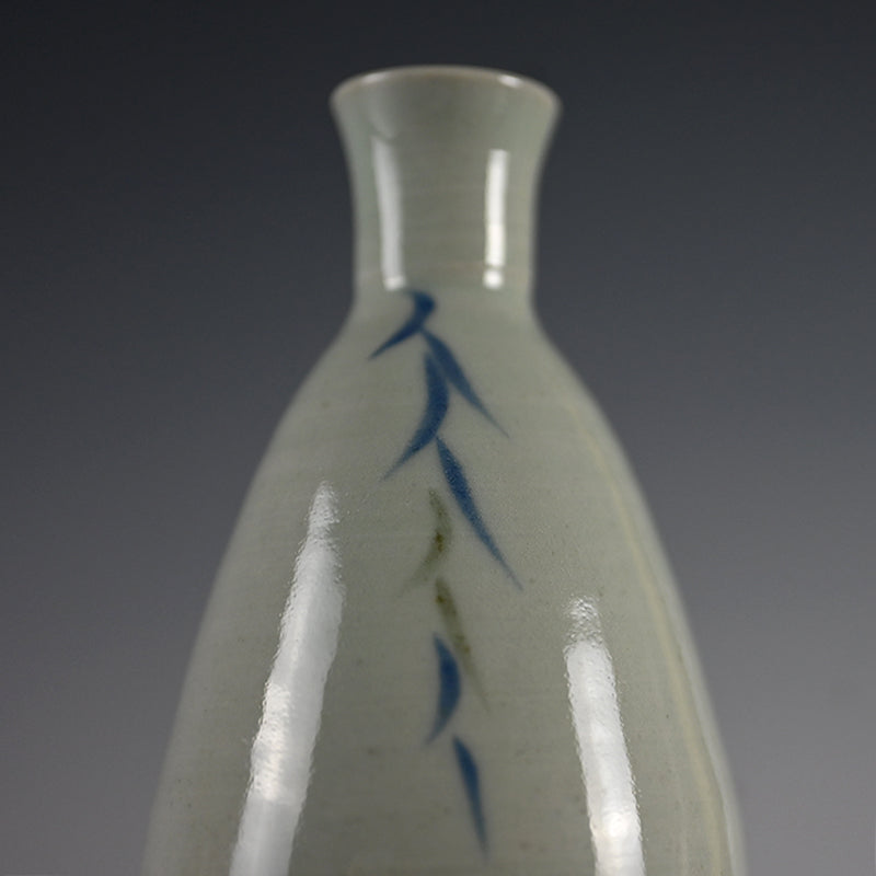 Unusual Sake Set ー近藤 髙弘 “徳利” “白釉 ぐい吞”