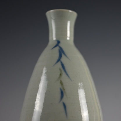 Unusual Sake Set ー近藤 髙弘 “徳利” “白釉 ぐい吞”
