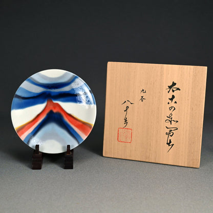A Small Plate by Tokuda Junko ー徳田 順子 (四代 八十吉) “太古の赤富士"
