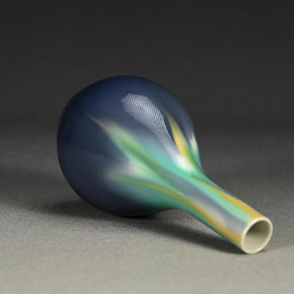 A Small Vase by Tokuda Junko ー四代 徳田 八十吉 "香春"