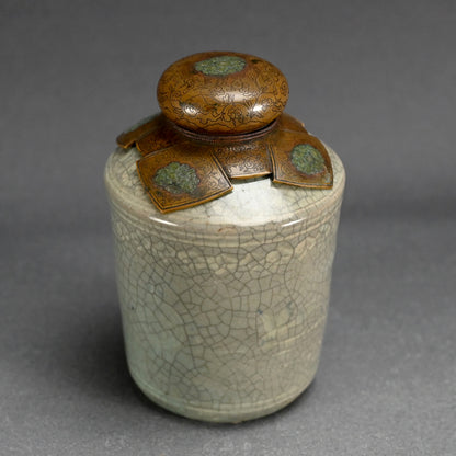 Unkaku Tsubo ー高麗 雲鶴青磁振出