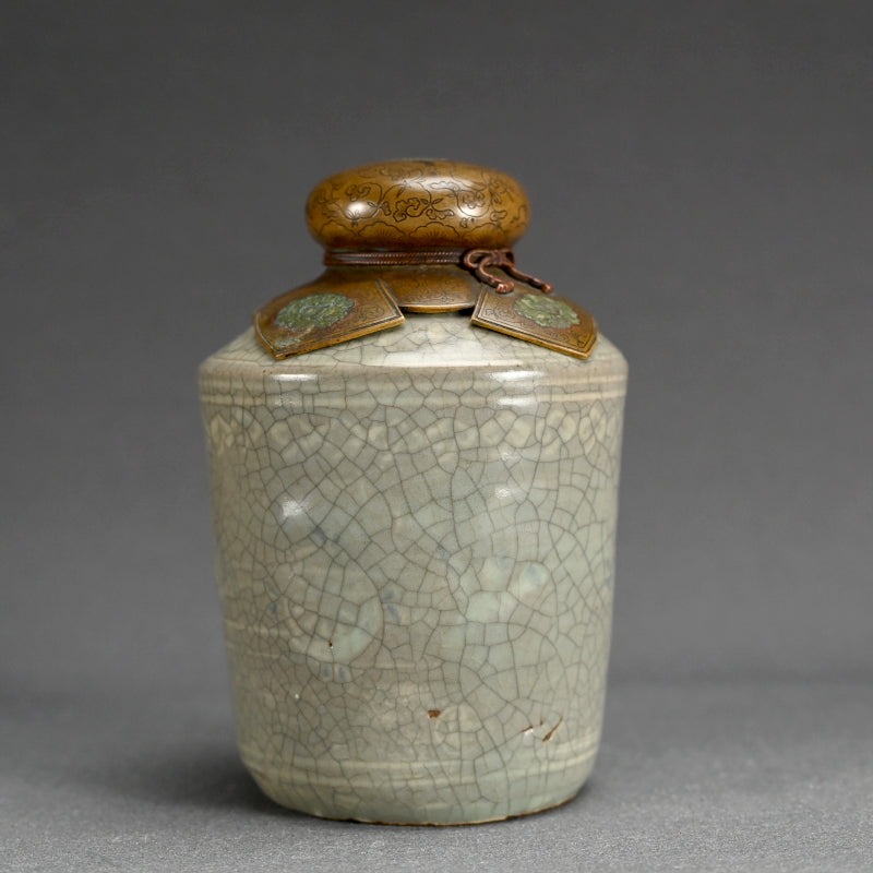 Unkaku Tsubo ー高麗 雲鶴青磁振出