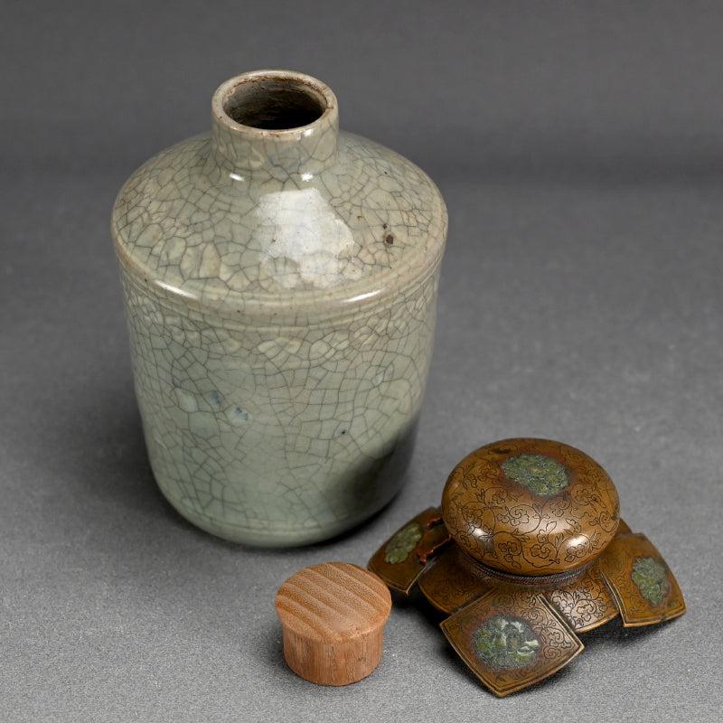 Unkaku Tsubo ー高麗 雲鶴青磁振出