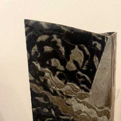 Flowing Surface Vase by Legendary ー和太 守卑良 “水景角筒”