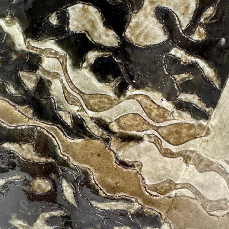 Flowing Surface Vase by Legendary ー和太 守卑良 “水景角筒”