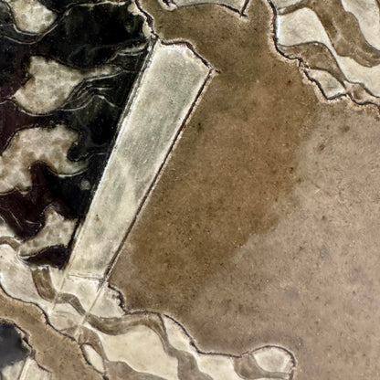 Flowing Surface Vase by Legendary ー和太 守卑良 “水景角筒”