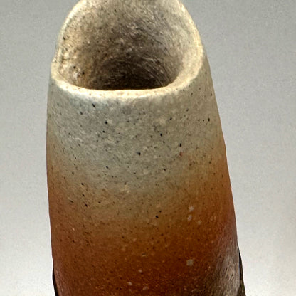 Bizen Flower Vessel ー隠崎 隆一 “花入”