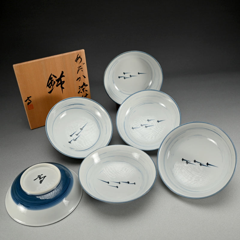 静かな染付鉢セット ー近藤髙弘「めだか染付鉢」