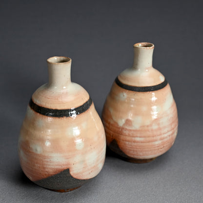 Serene Kohiki Sake Set ー番浦 史郎 “粉引 酒器”