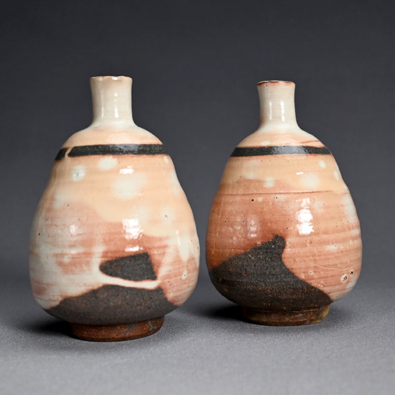 Serene Kohiki Sake Set ー番浦 史郎 “粉引 酒器”