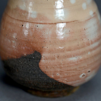 Serene Kohiki Sake Set ー番浦 史郎 “粉引 酒器”