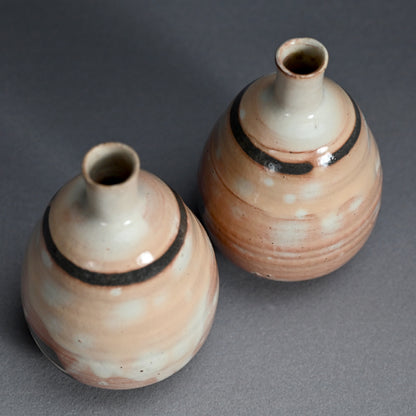 Serene Kohiki Sake Set ー番浦 史郎 “粉引 酒器”