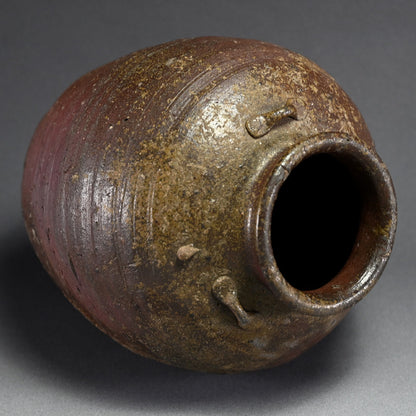 Momoyama To Early Edo Bizen Tsubo ー桃山時代 備前 種壺