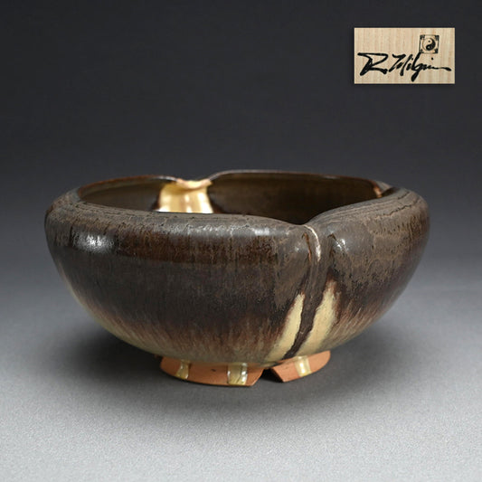 Fluted Flower Bowl ー利茶土 ミルグリム “今古黒 木瓜形鉢”