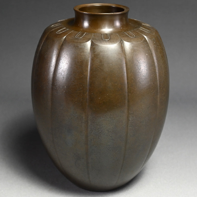 Japanese Silver Inlayed Bronze Vase ー内免勝二 "青銅製 花瓶"