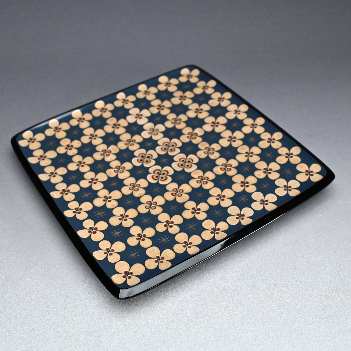 LNT Carved Lacquer Tray ー音丸 耕堂 “彫漆華文 菓子盆”
