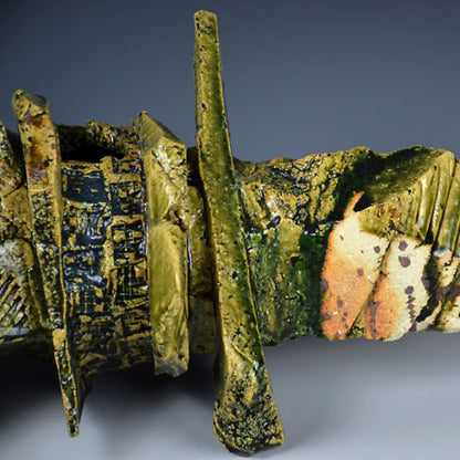 謎の織部壺展示品 ー小割哲也「跡ノ歴」