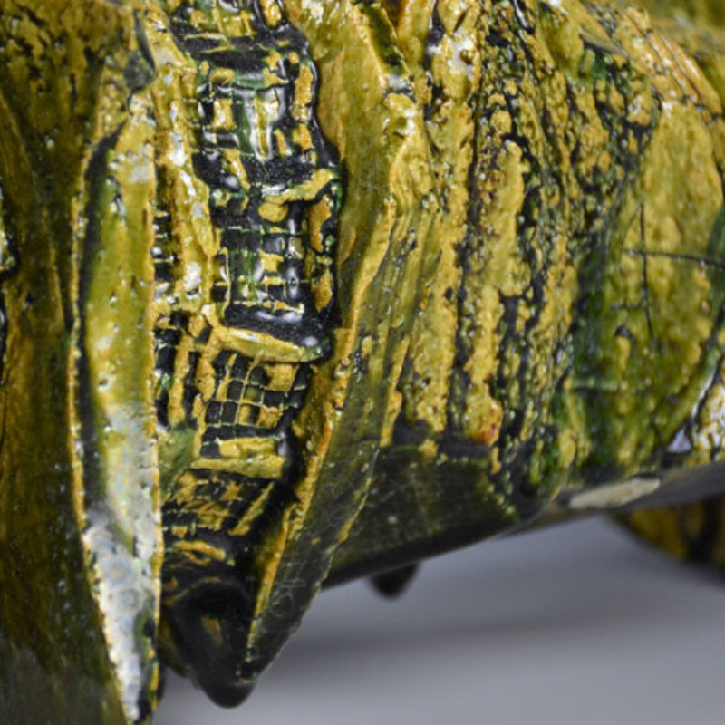 謎の織部壺展示品 ー小割哲也「跡ノ歴」